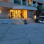 D - Hotel 5*