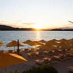 Hotel D -