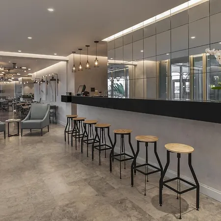 D - Hotell Ayvalı