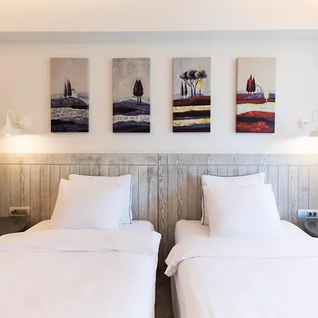D - Hotel 5*